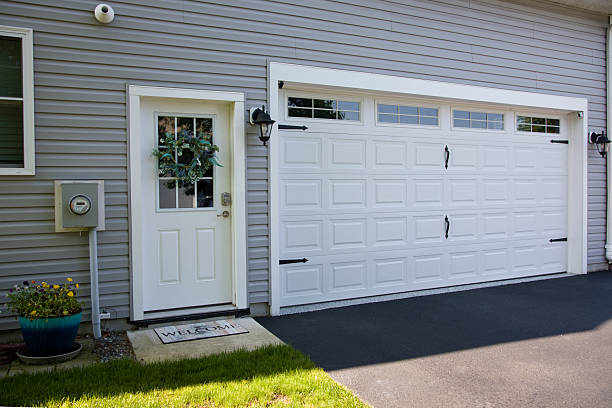 24/7 Emergency Garage Door Panel Replacement experts in Carbon County County, MT